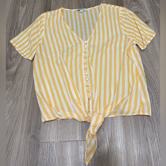 Madewell Tops - Madewell Buttondown Tie Front Top